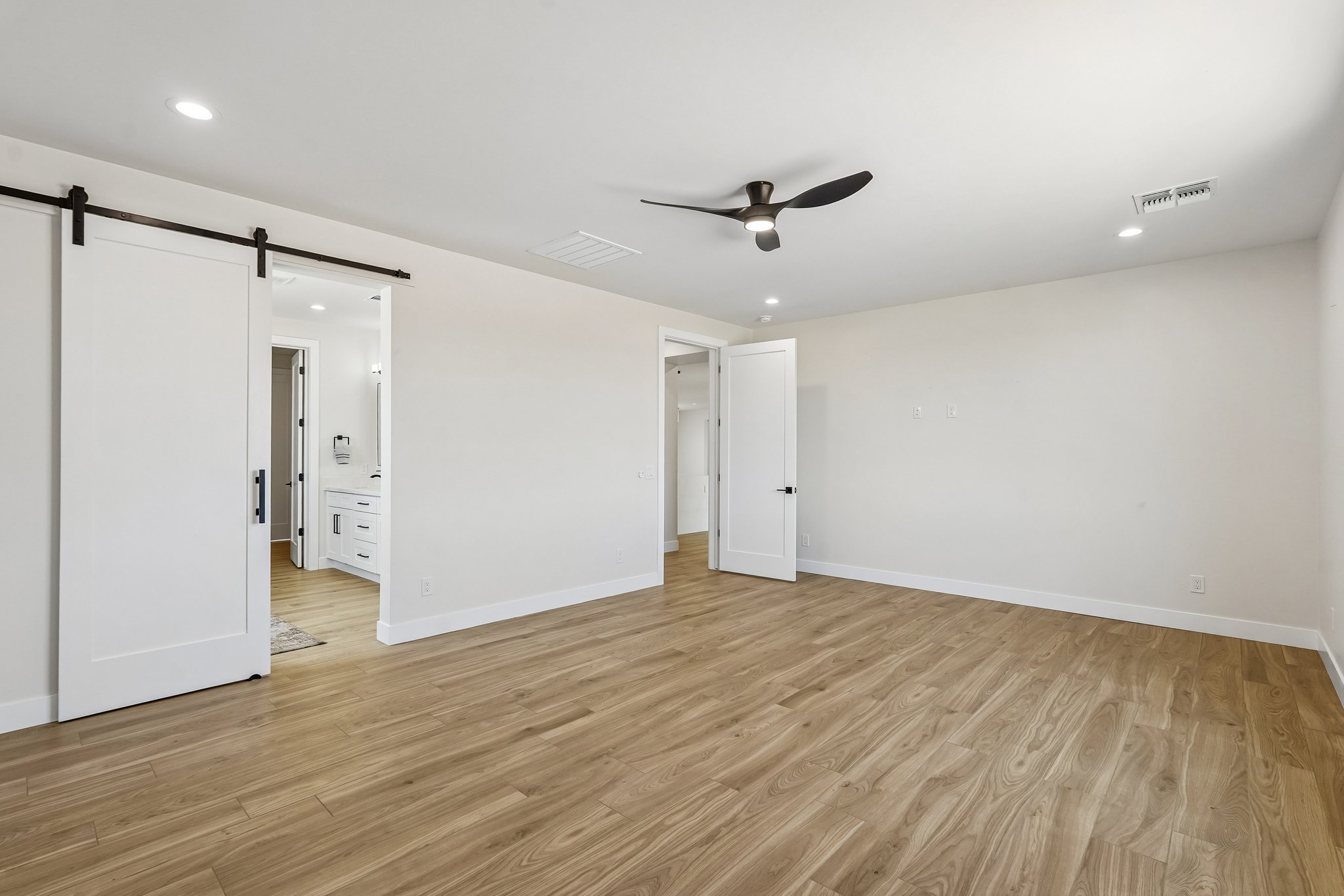 N 170th Dr-S2504-043.jpg