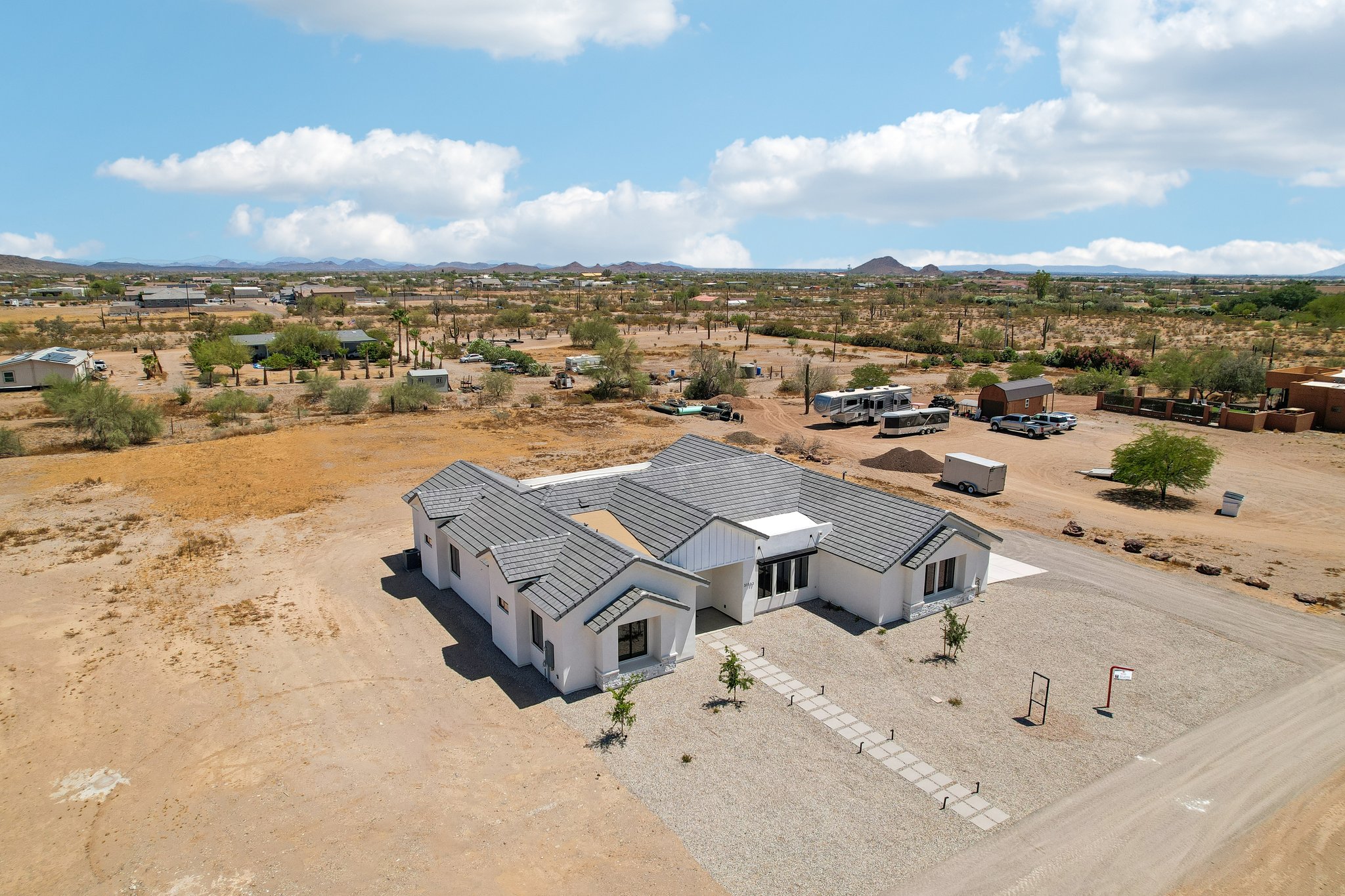 N 170th Dr-S2504-058.jpg