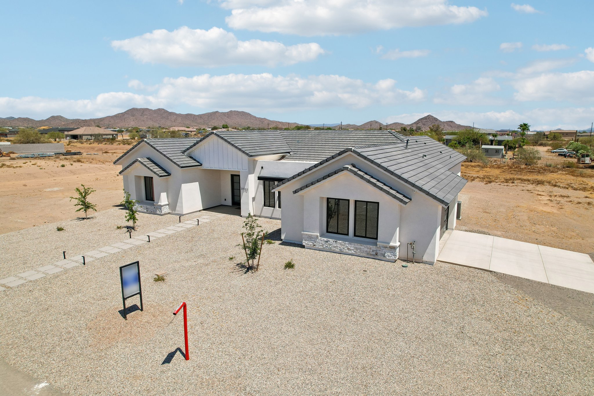 N 170th Dr-S2504-059.jpg