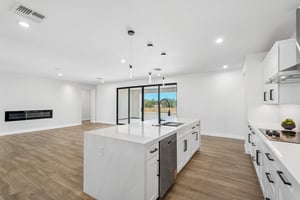 N 170th Dr-S2504-016.jpg