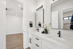 N 170th Dr-S2504-024.jpg