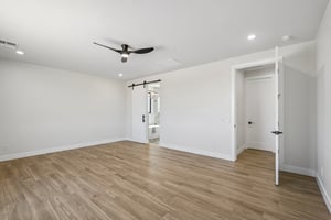 N 170th Dr-S2504-044.jpg