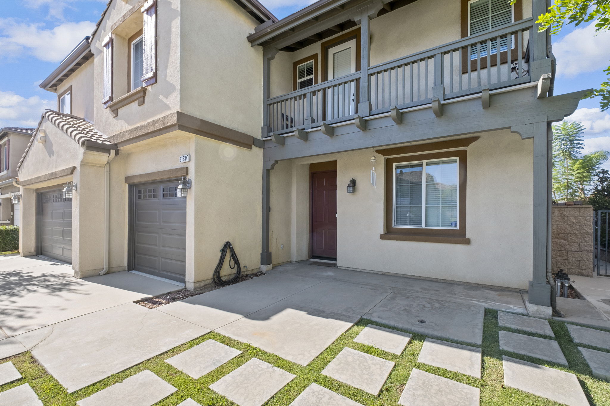 31534 Borega Rd, Murrieta, CA 92563  - Entry