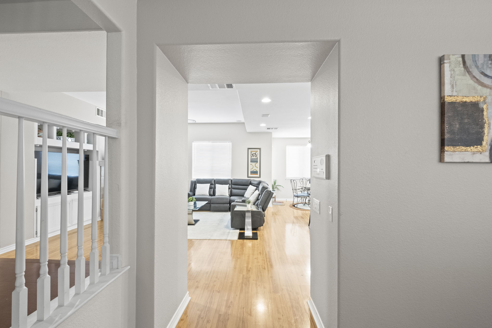 31534 Borega Rd, Murrieta, CA 92563 - Downstairs Hallway