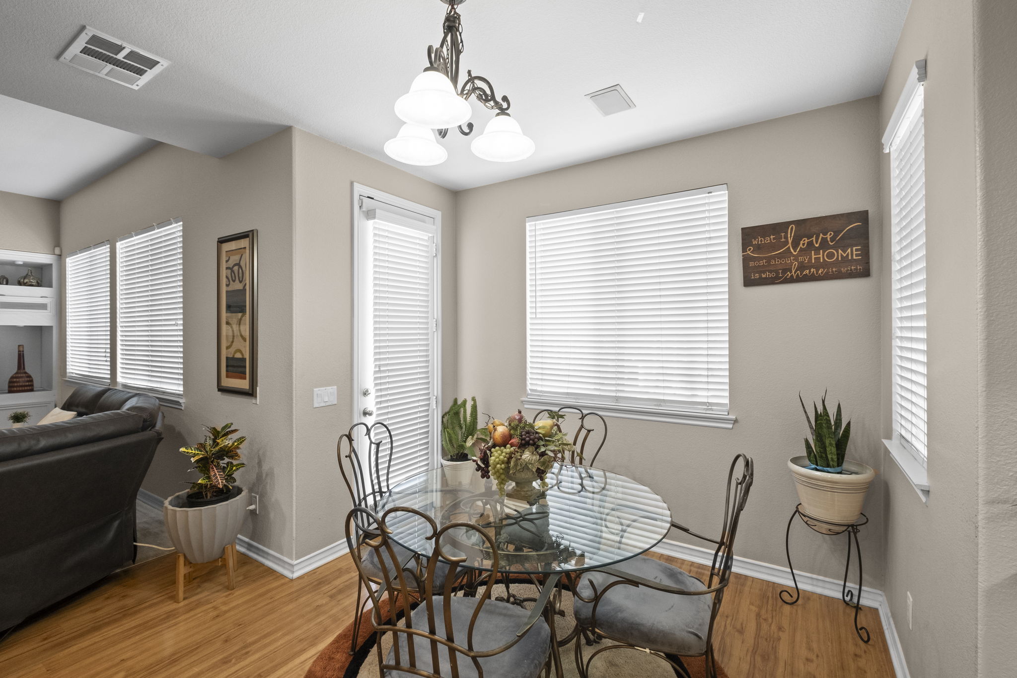 31534 Borega Rd, Murrieta, CA 92563 - Kitchen with Island and dining area