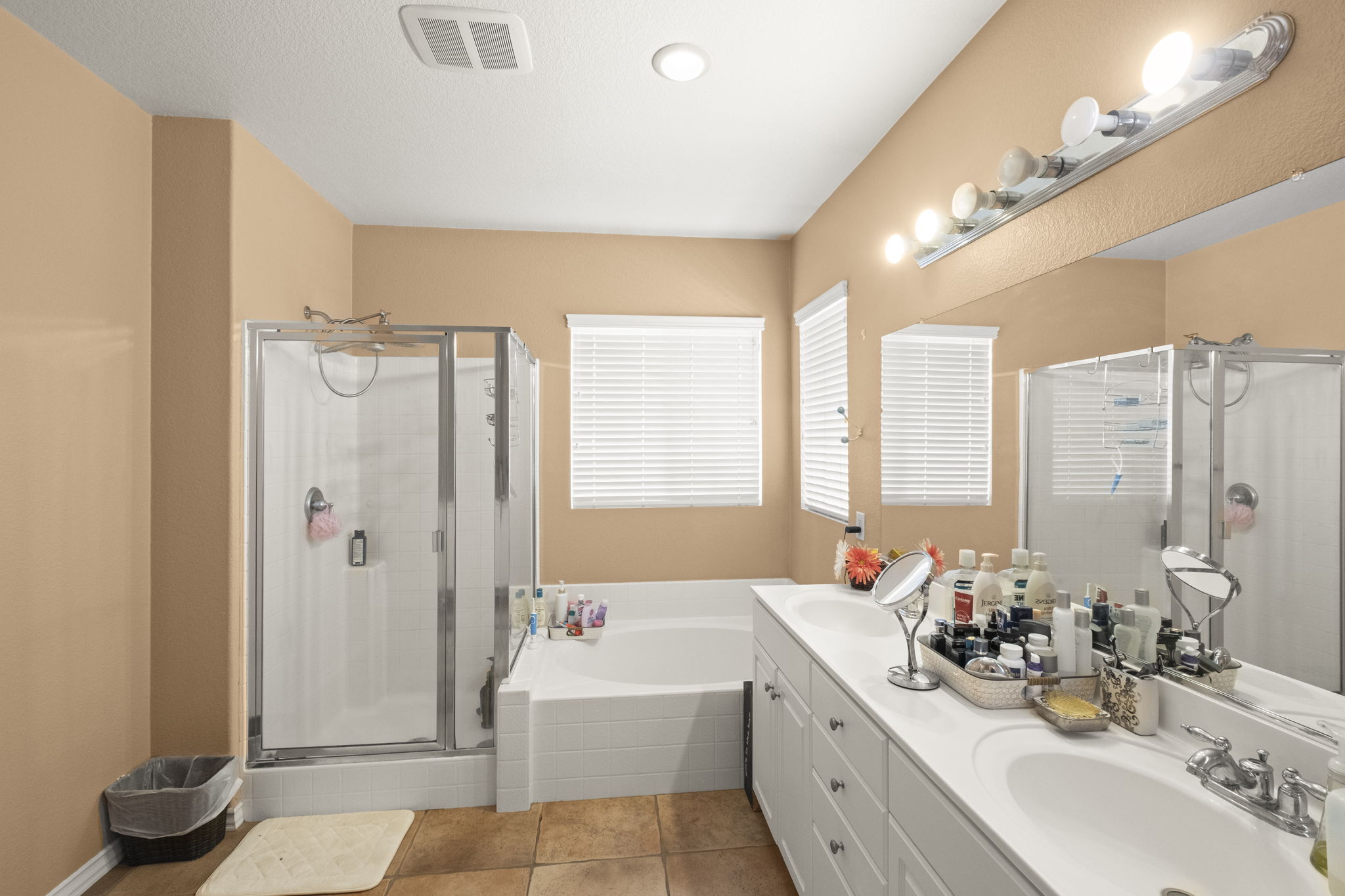 31534 Borega Rd, Murrieta, CA 92563 - Large primary bedroom with a well‑appointed ensuite
