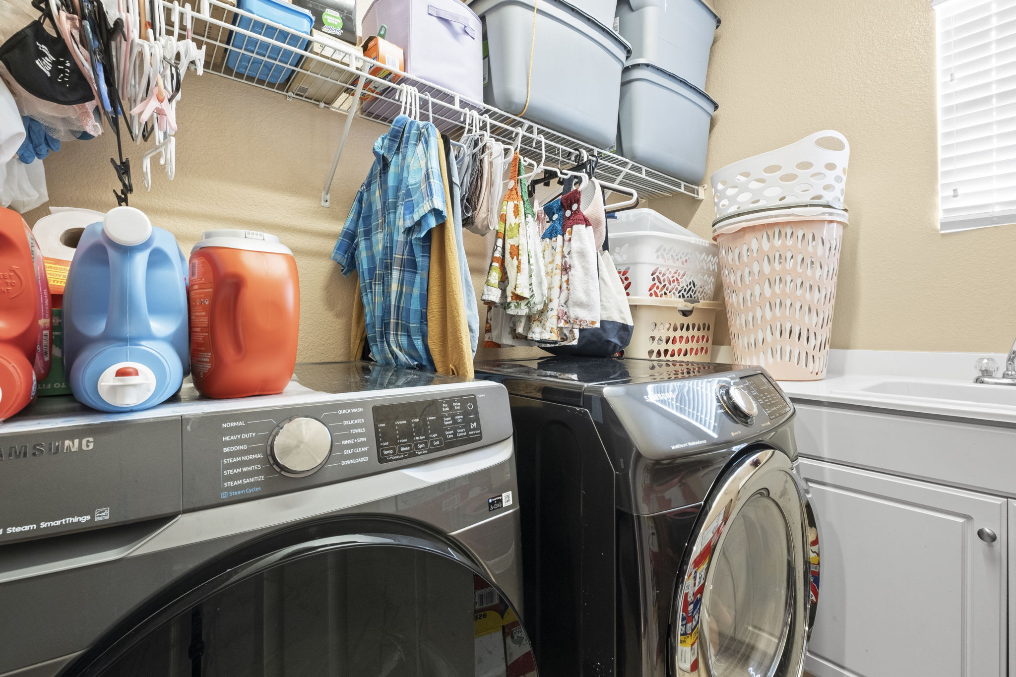 31534 Borega Rd, Murrieta, CA 92563 - Indoor  Laundry