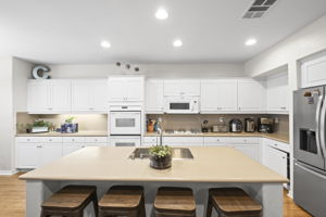 31534 Borega Rd, Murrieta, CA 92563 - Kitchen with Island and dining area
