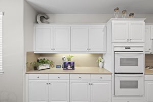 31534 Borega Rd, Murrieta, CA 92563 - Kitchen with Island and dining area
