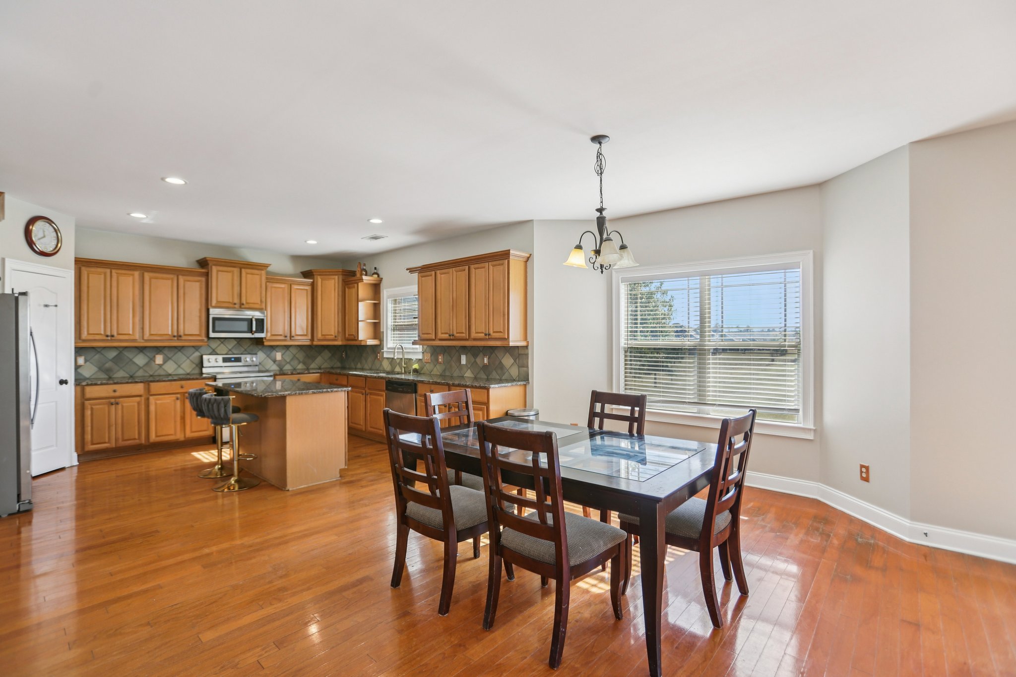 Alhambra Cir-S1311-006.jpg