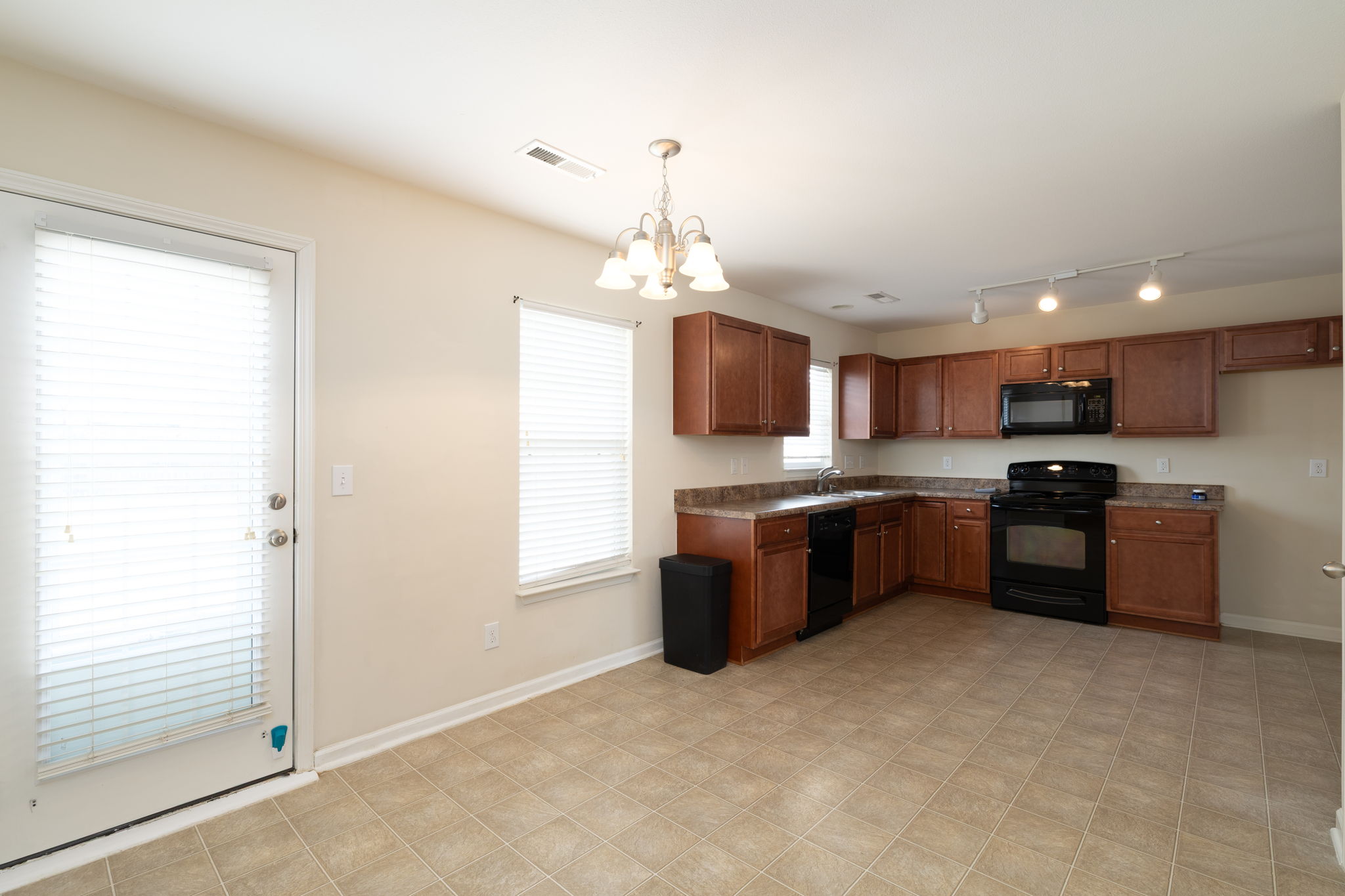 3155 Bushfield Dr-13