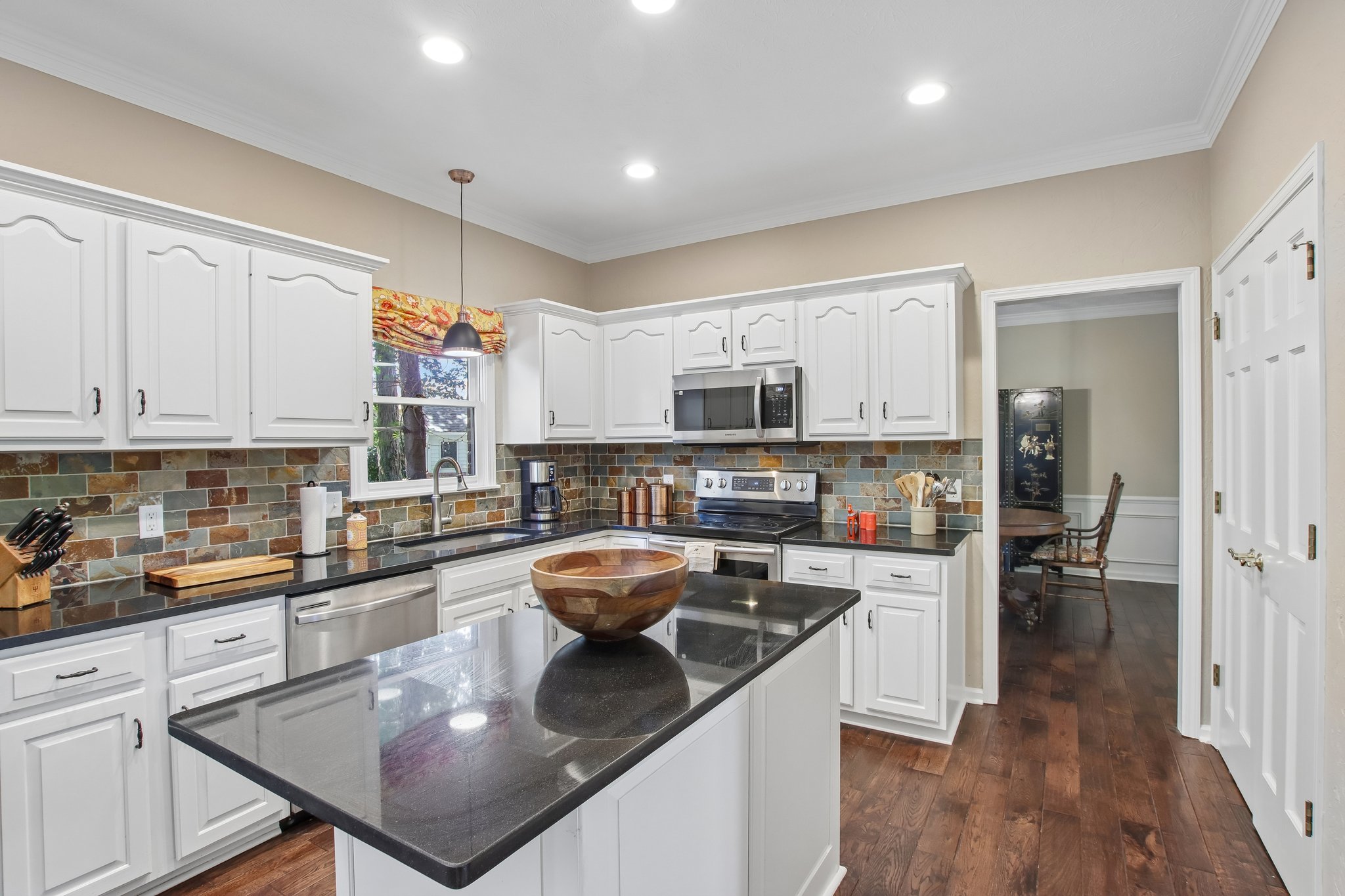 3155 Jason St-S2406-015.jpg