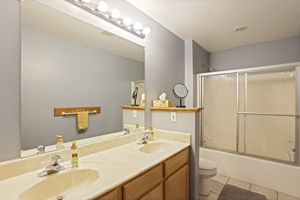  Photo 32