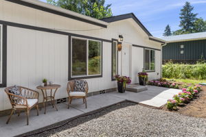 Nearly new, acreage and SHOP!