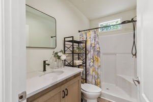 Guest 3/4 bath.