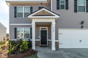 Front Porch/Entrance