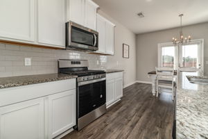 Kitchen/Breakfast Area