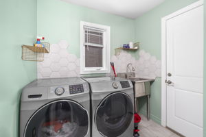  Photo 47