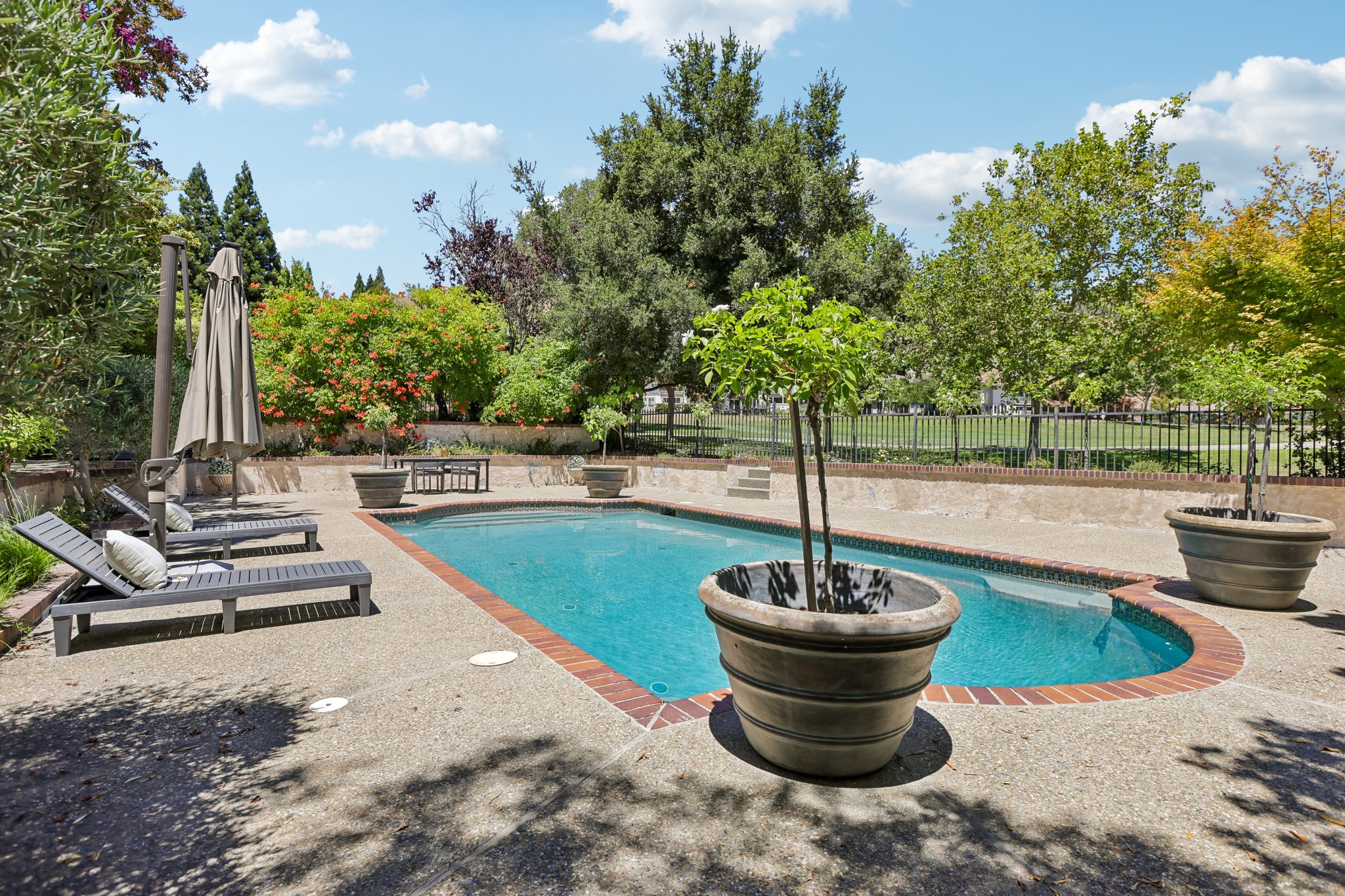 Live Oak Dr-S2507-083.jpg