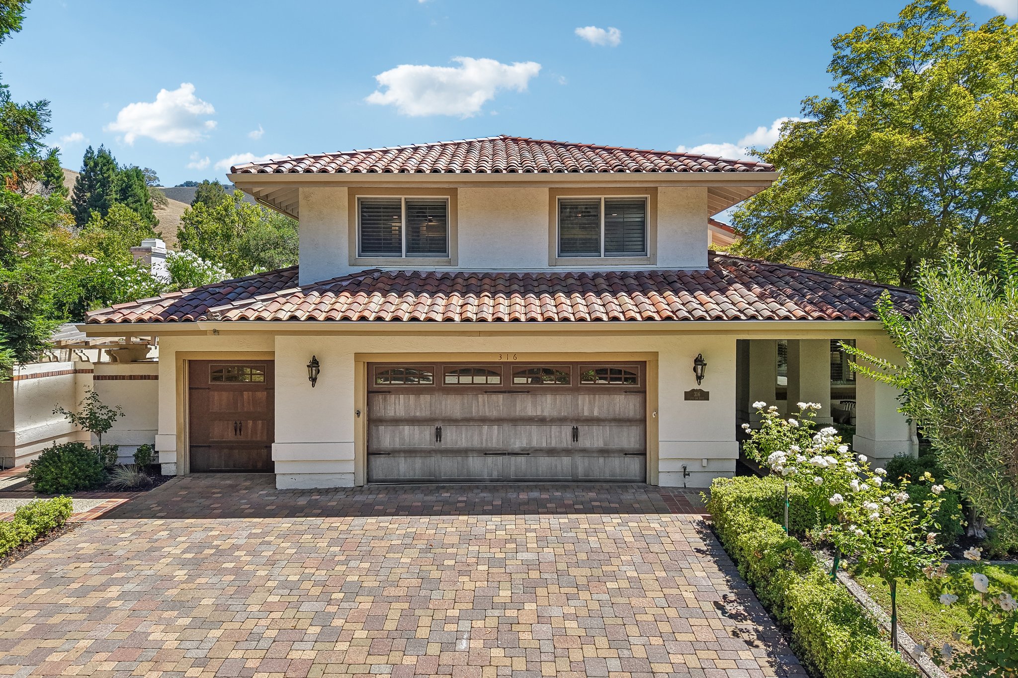 Live Oak Dr-S2507-102.jpg