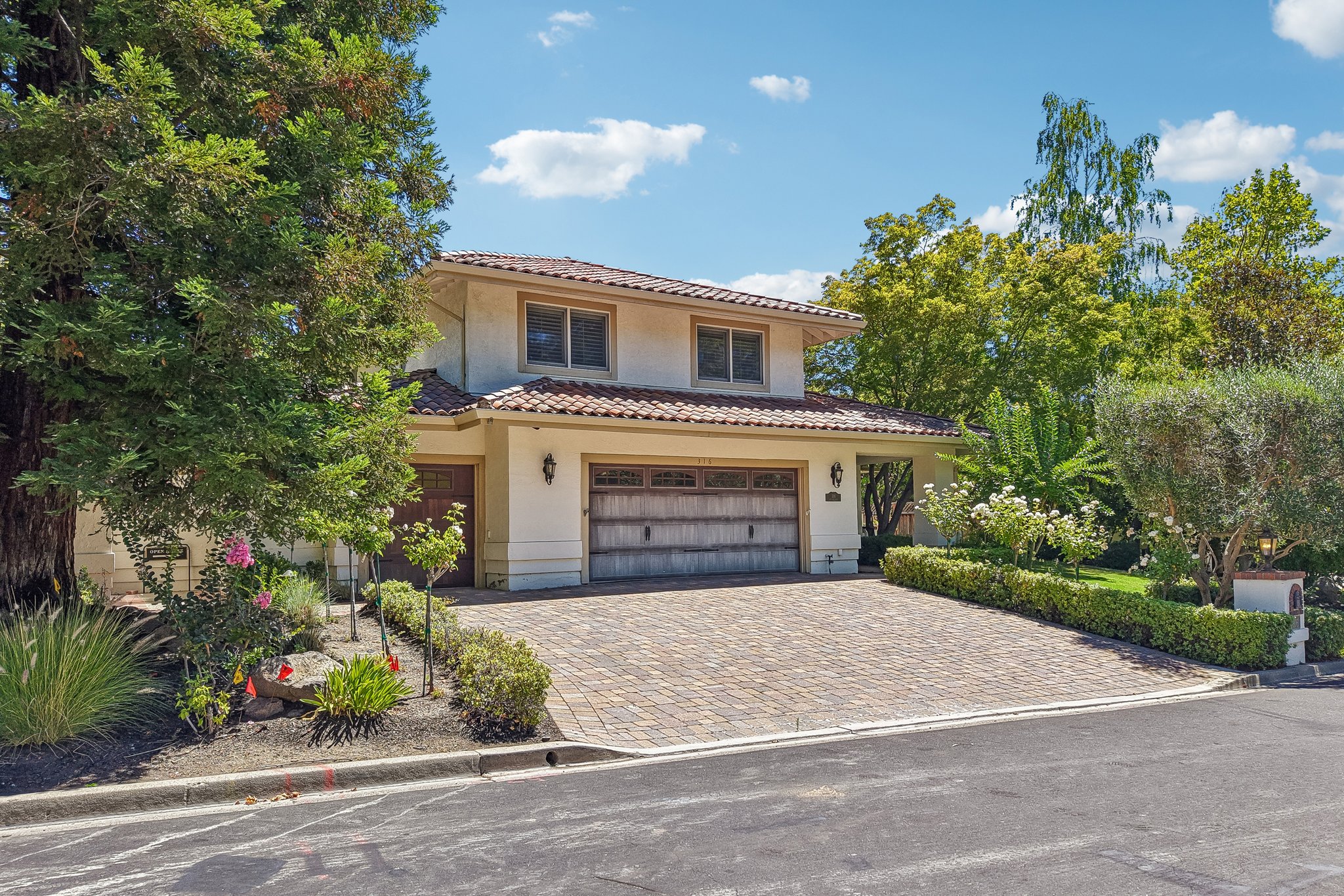 Live Oak Dr-S2507-105.jpg