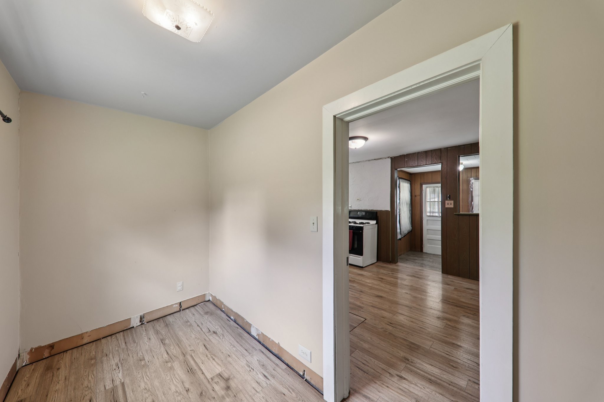 316 Mill Ln-S2607-032.jpg