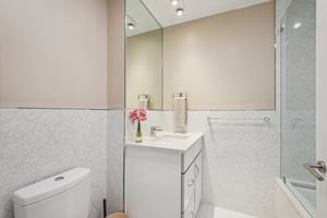 Park Ave 2-S2401-023.jpg