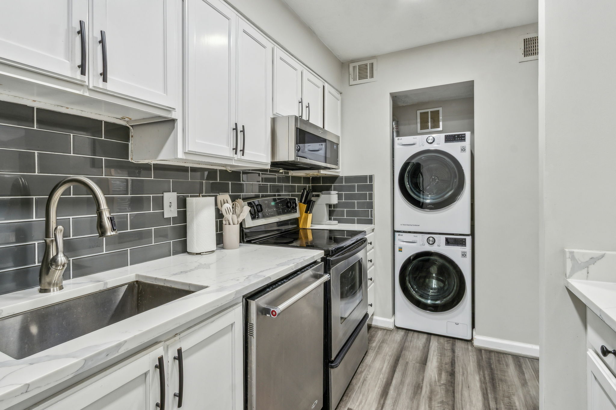 Kitchen / Laundry Area