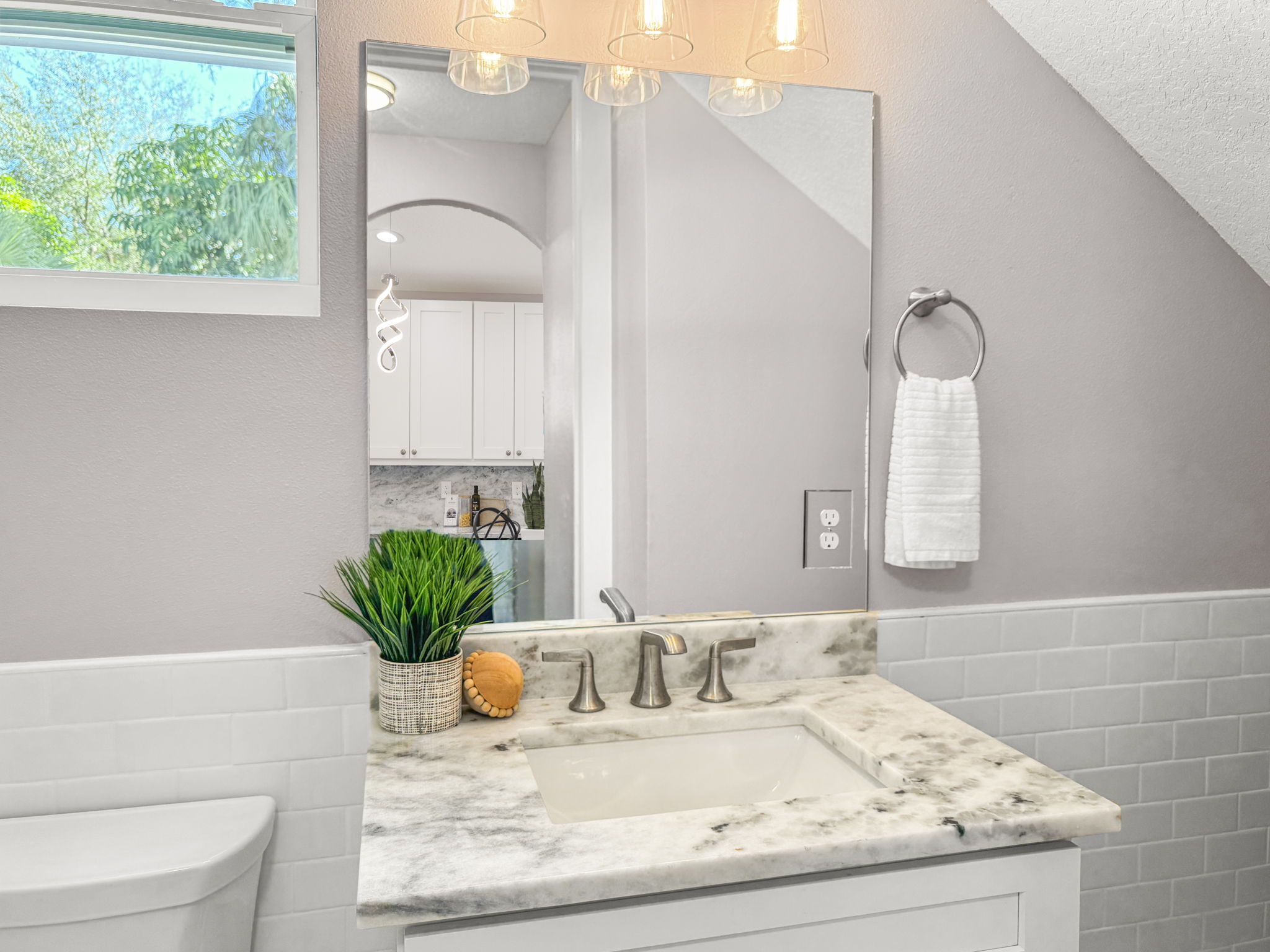 Bathroom 3 - IMG_1486