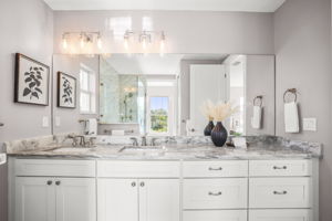 Bathroom 1 - 495A5452