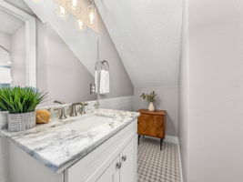 Bathroom 3 - IMG_1483