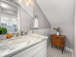 Bathroom 3 - IMG_1484