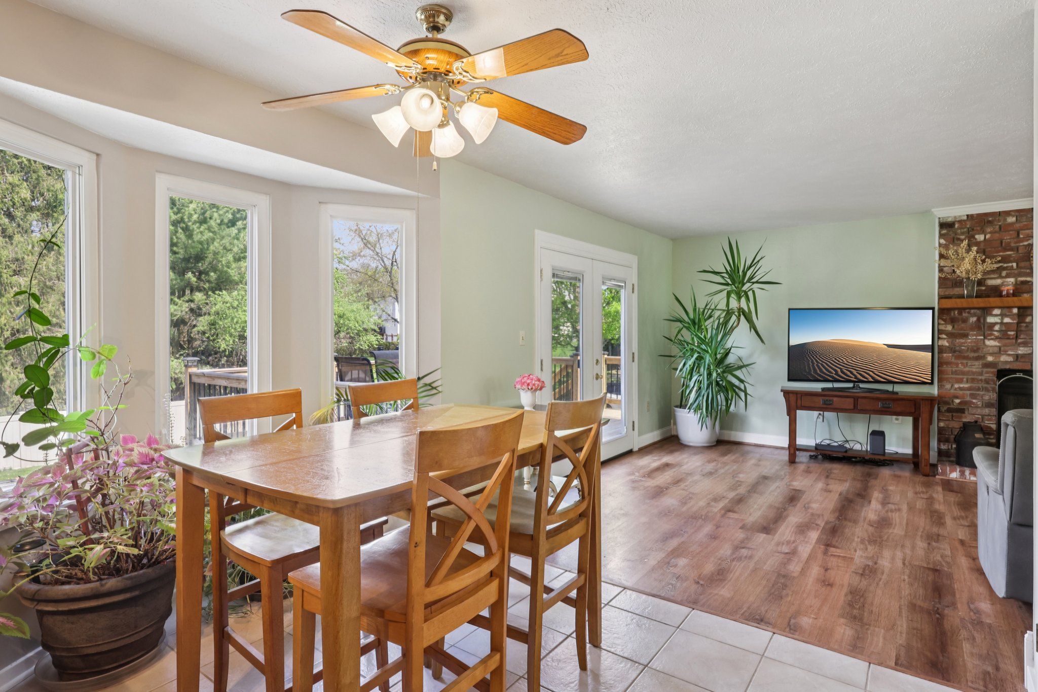 Mohawk Dr-S1404-018.jpg