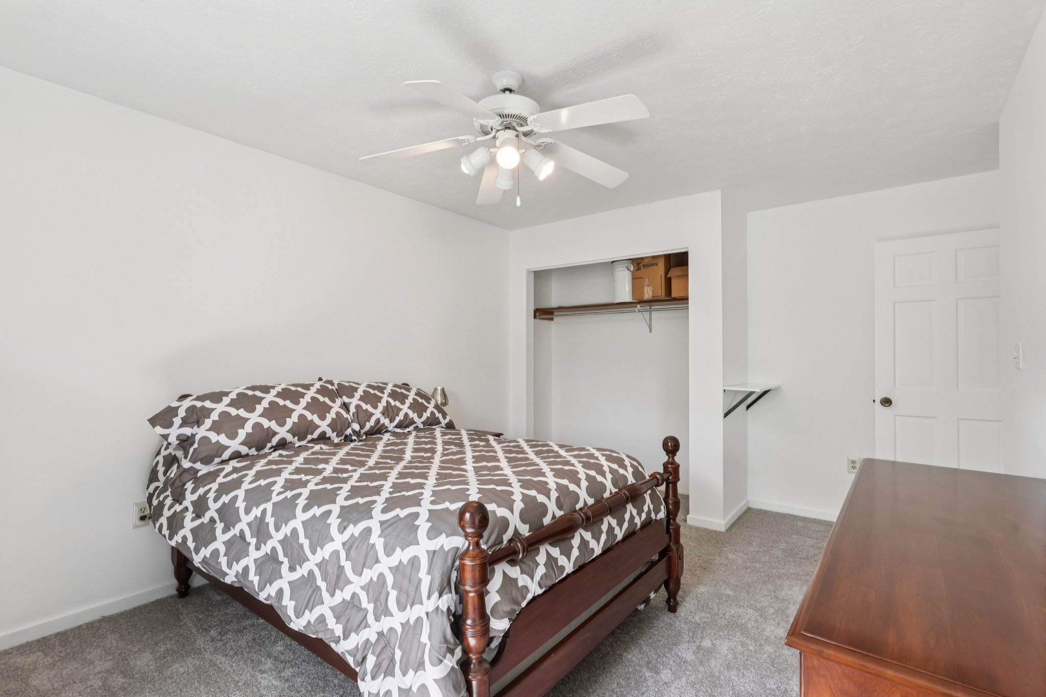 Mohawk Dr-S1404-033.jpg