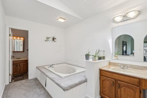 Mohawk Dr-S1404-046.jpg