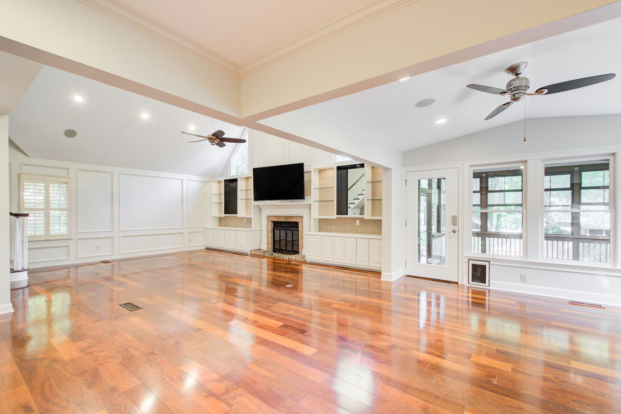 15 Family Room A w Breakfast Area