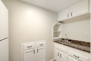 29 Terrace Level Kitchenette