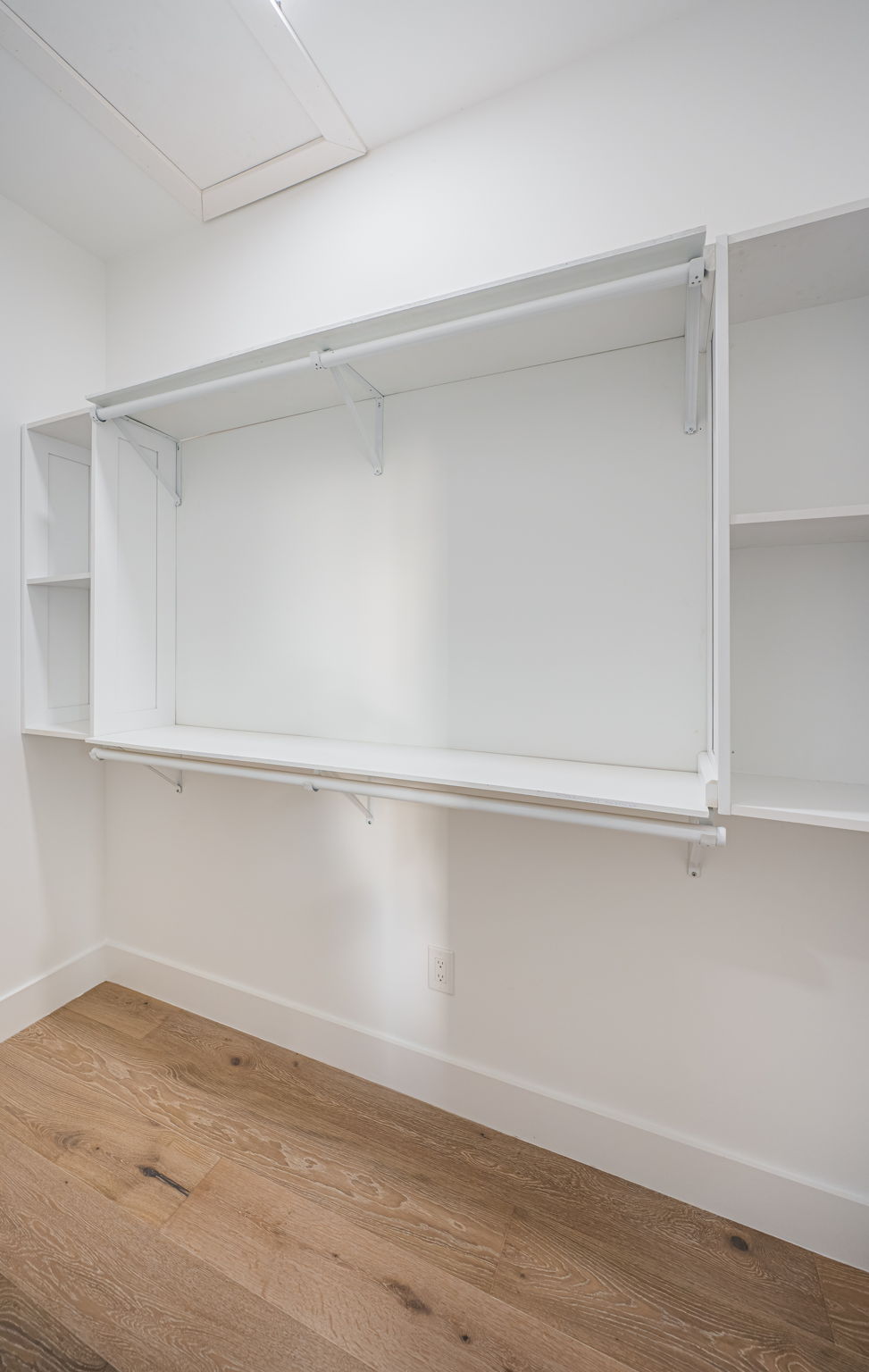 Upper Level Master Bedroom Walk-in Closet1