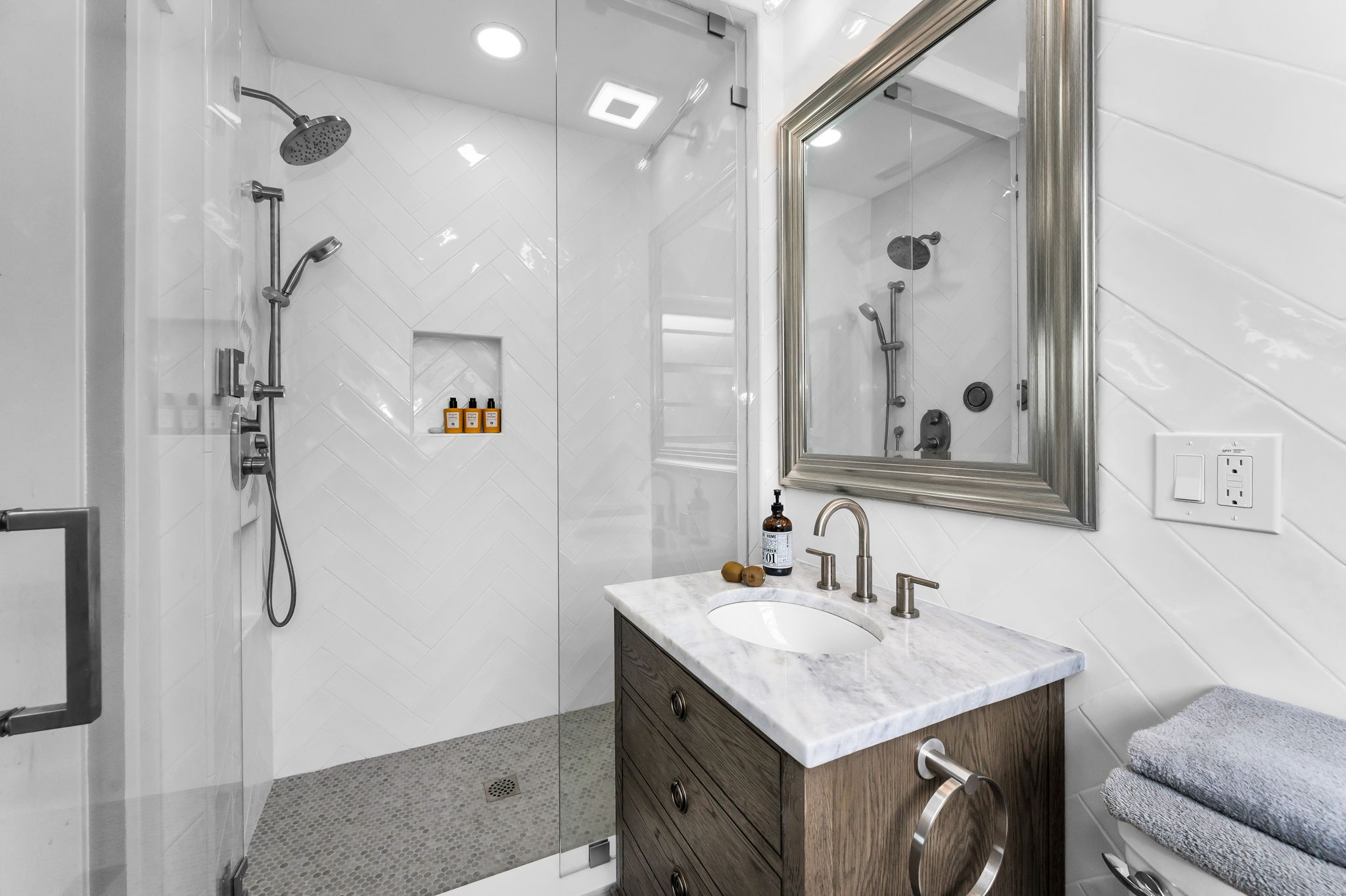 First Floor Guest Bathroom1