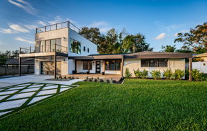 Front Exterior4-3