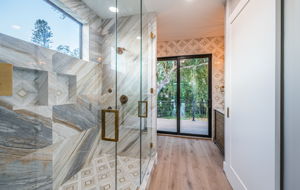 Upper Level Master Bathroom1a