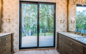 Upper Level Master Bathroom1b