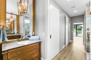 Upper Level Primary Bathroom1a
