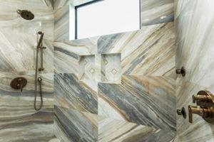 Upper Level Primary Bathroom1c