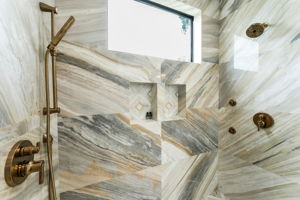 Upper Level Primary Bathroom114