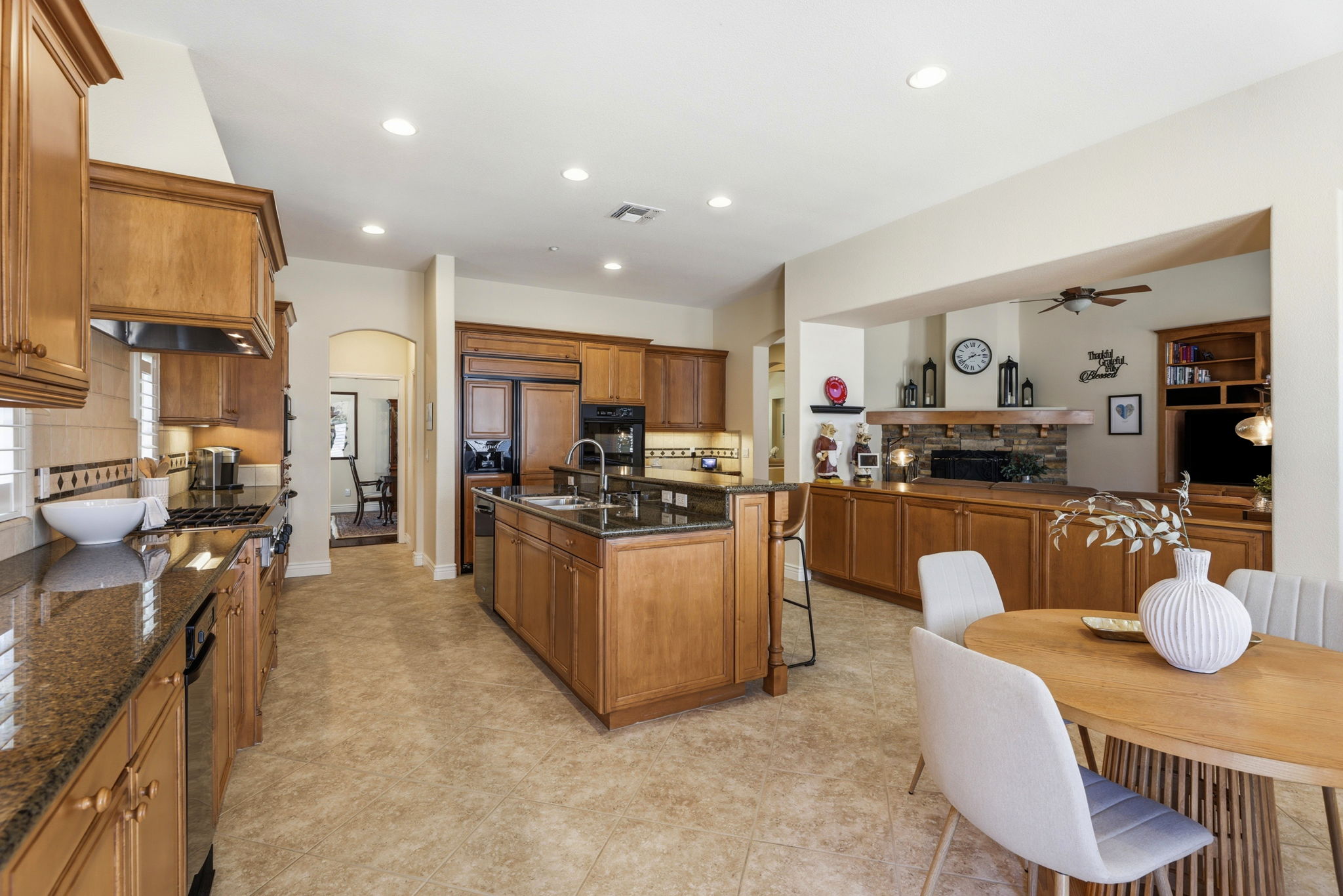 017_F8_3166 Belmont Ct