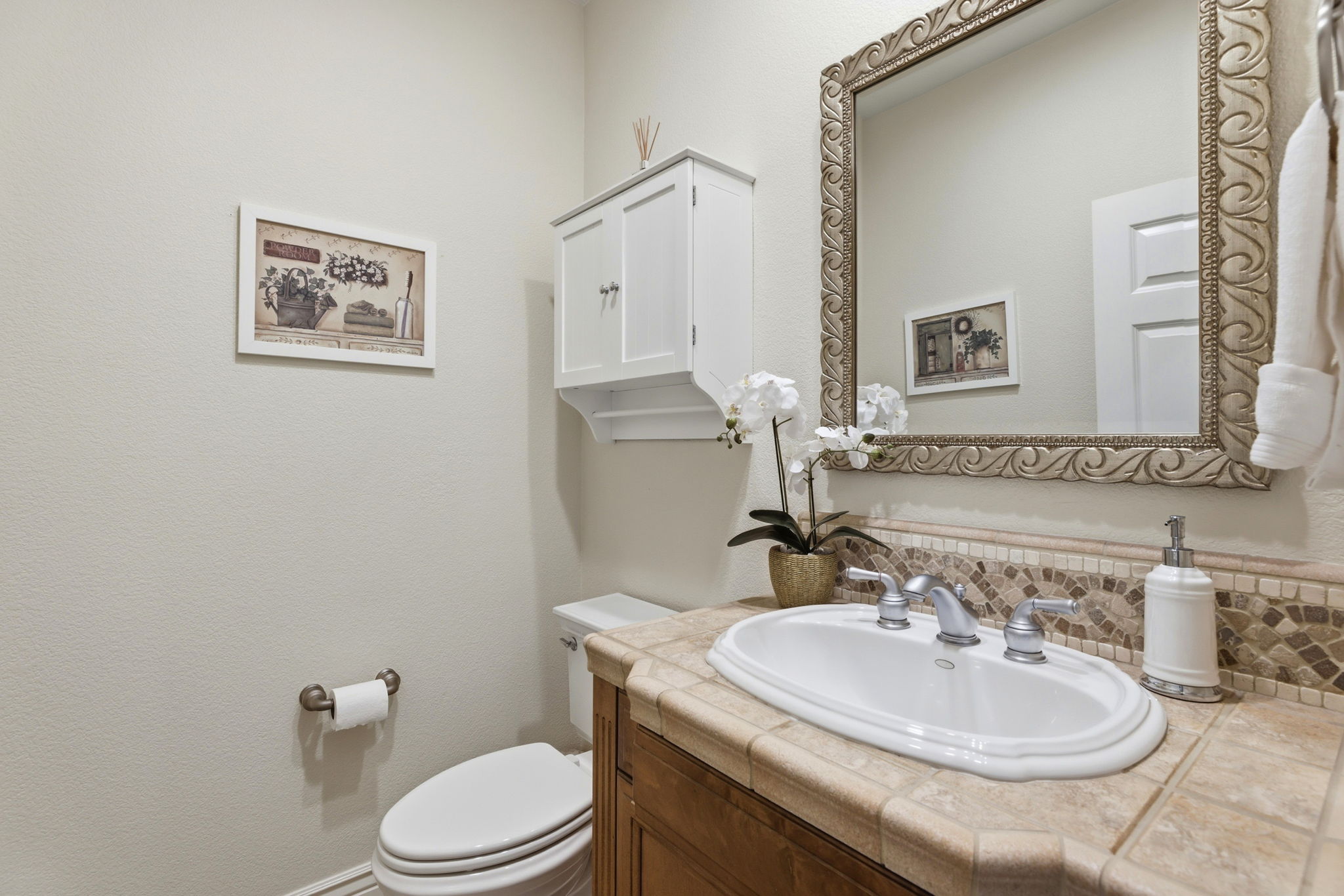 044_F8_3166 Belmont Ct