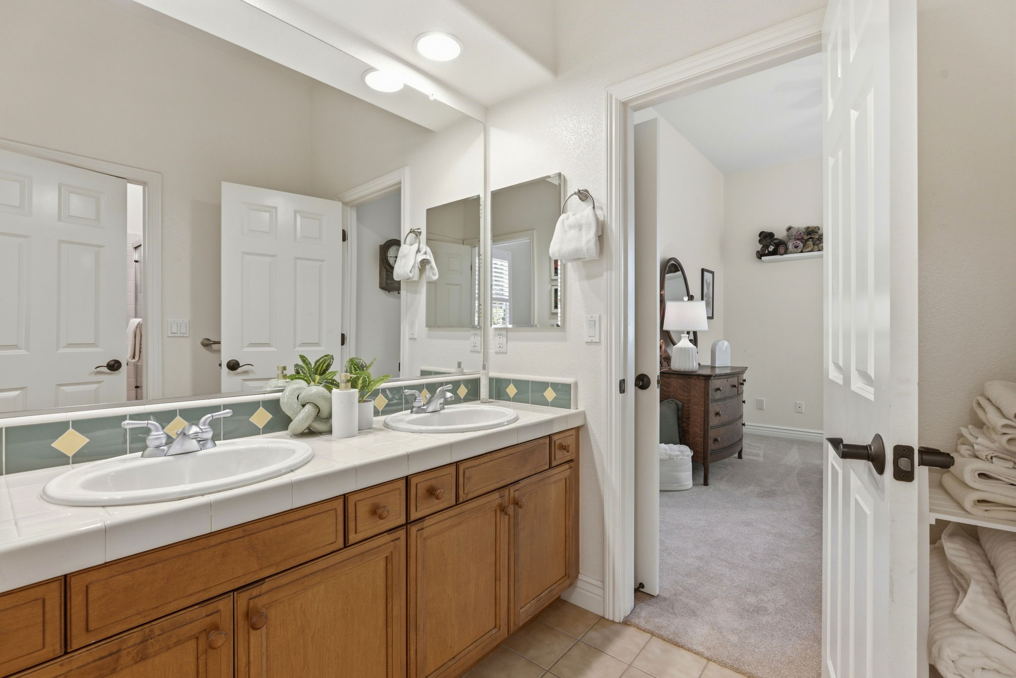 045_F8_3166 Belmont Ct