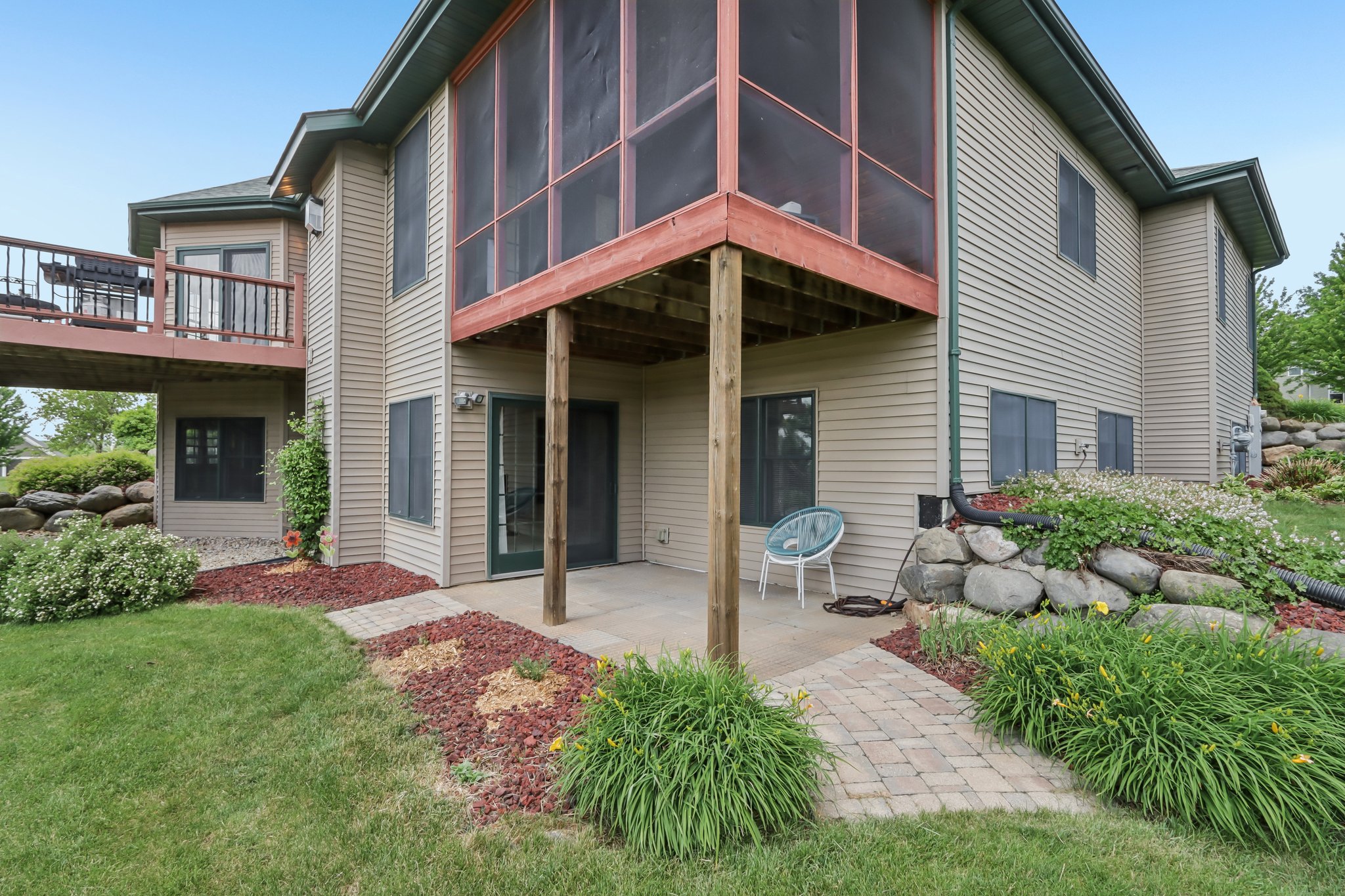 lorrabud ln-S1106-057.jpg