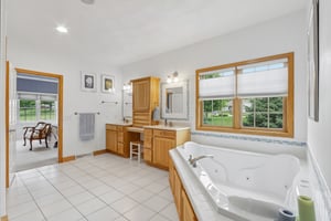 lorrabud ln-S1106-047.jpg
